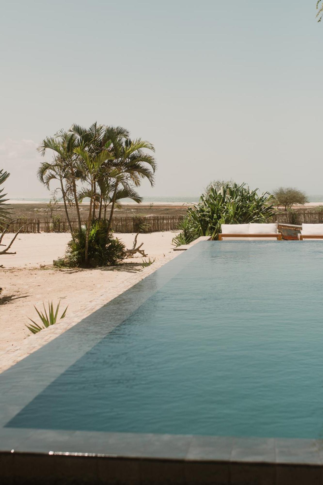 - La Group Inn 3*
